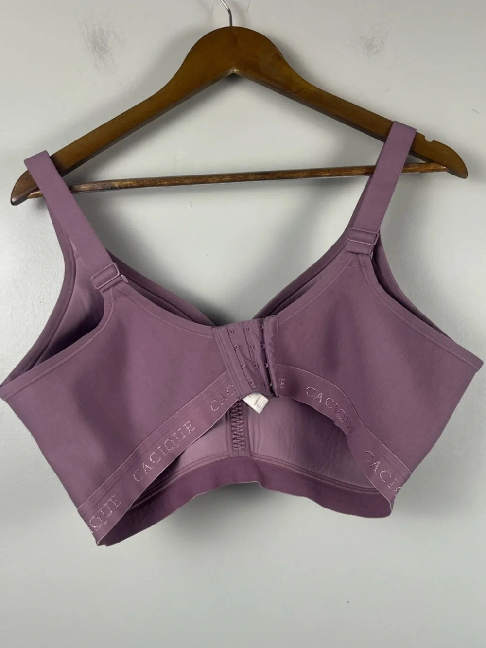 Cacique bra lightly